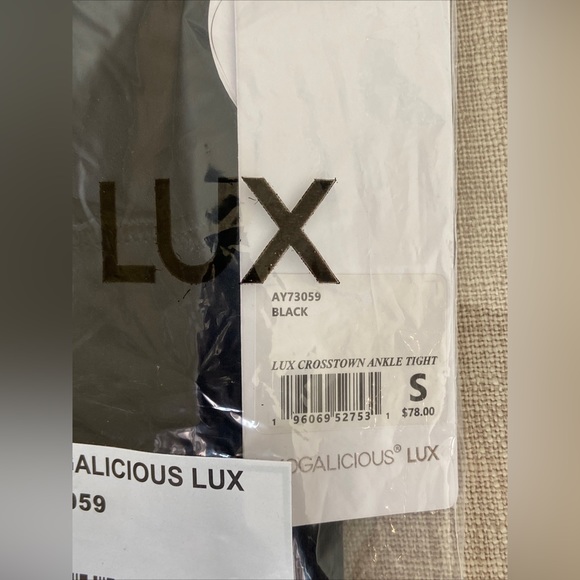 Yogalicious Lux Women’s Crosstown High Rise Ankle Tight Black Leggings - Picture 9 of 11